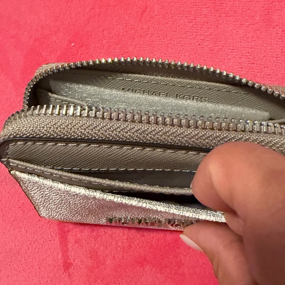 Michael Kors Two-Tone Card Holder - Picture 9 of 10